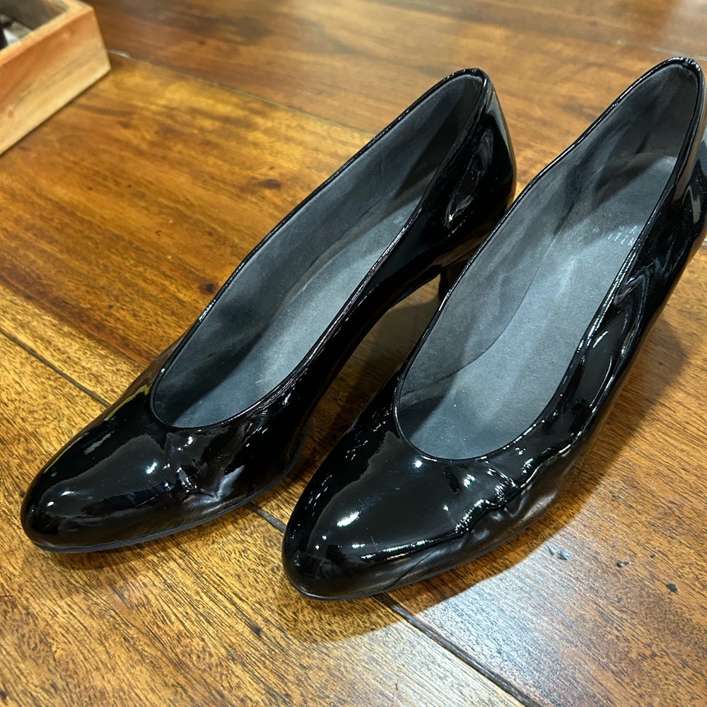 Stuart Weitzman low heel patent leather pumps